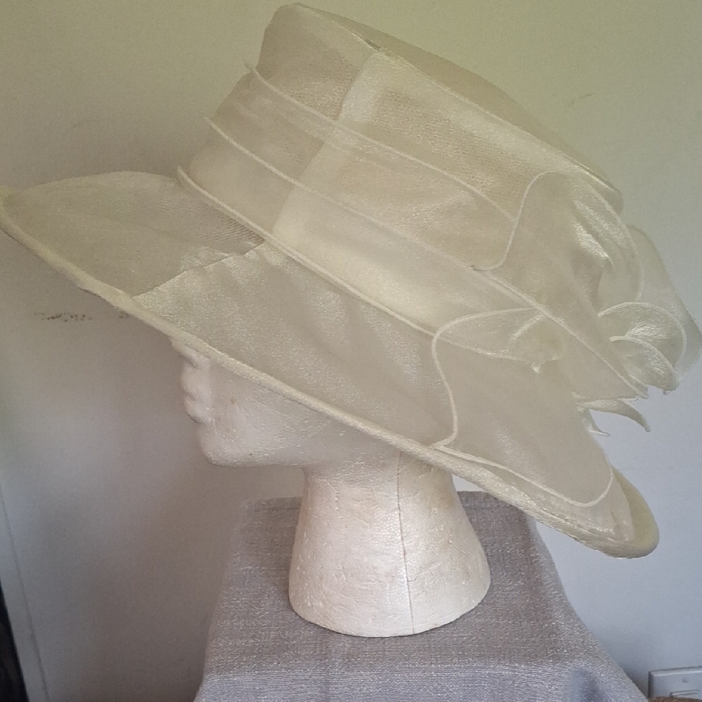 Fine Millinery Elegant Cream Women's Hat with drawstring